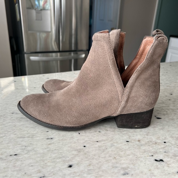 Jeffrey Campbell Muskrat booties - Picture 3 of 5